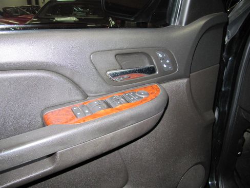 Used 2008 Chevrolet Avalanche LTZ image 23