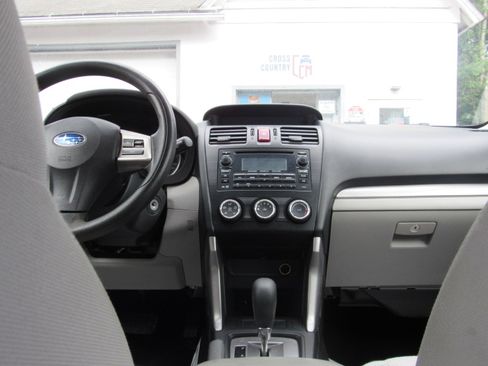 Used 2014 Subaru Forester 2.5i AWD/4WD image 18