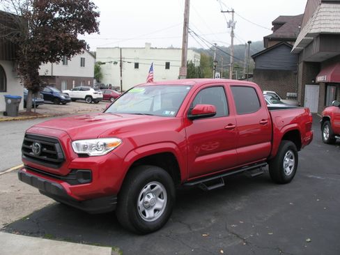 Used 2021 Toyota Tacoma SR image 2