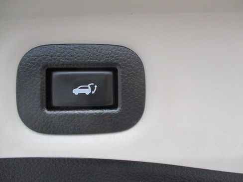 Used 2020 Nissan Rogue FWD SV 2.5L 4-Cyl SUV image 63