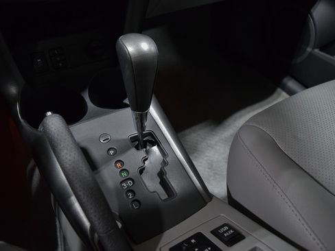 Used 2012 Toyota RAV4 Limited image 26