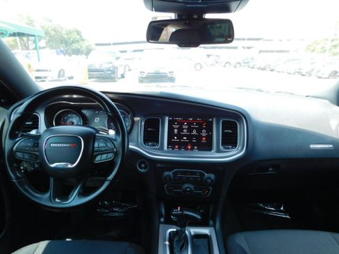 Used 2022 Dodge Charger SXT AWD image 12