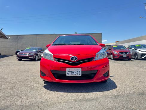 Used 2013 Toyota Yaris 4-Door Hatchback FWD image 13