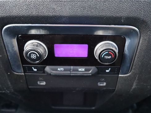 Used 2021 Chevrolet Suburban Premier image 30