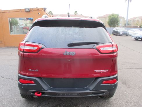 Used 2015 Jeep Cherokee Trailhawk image 8