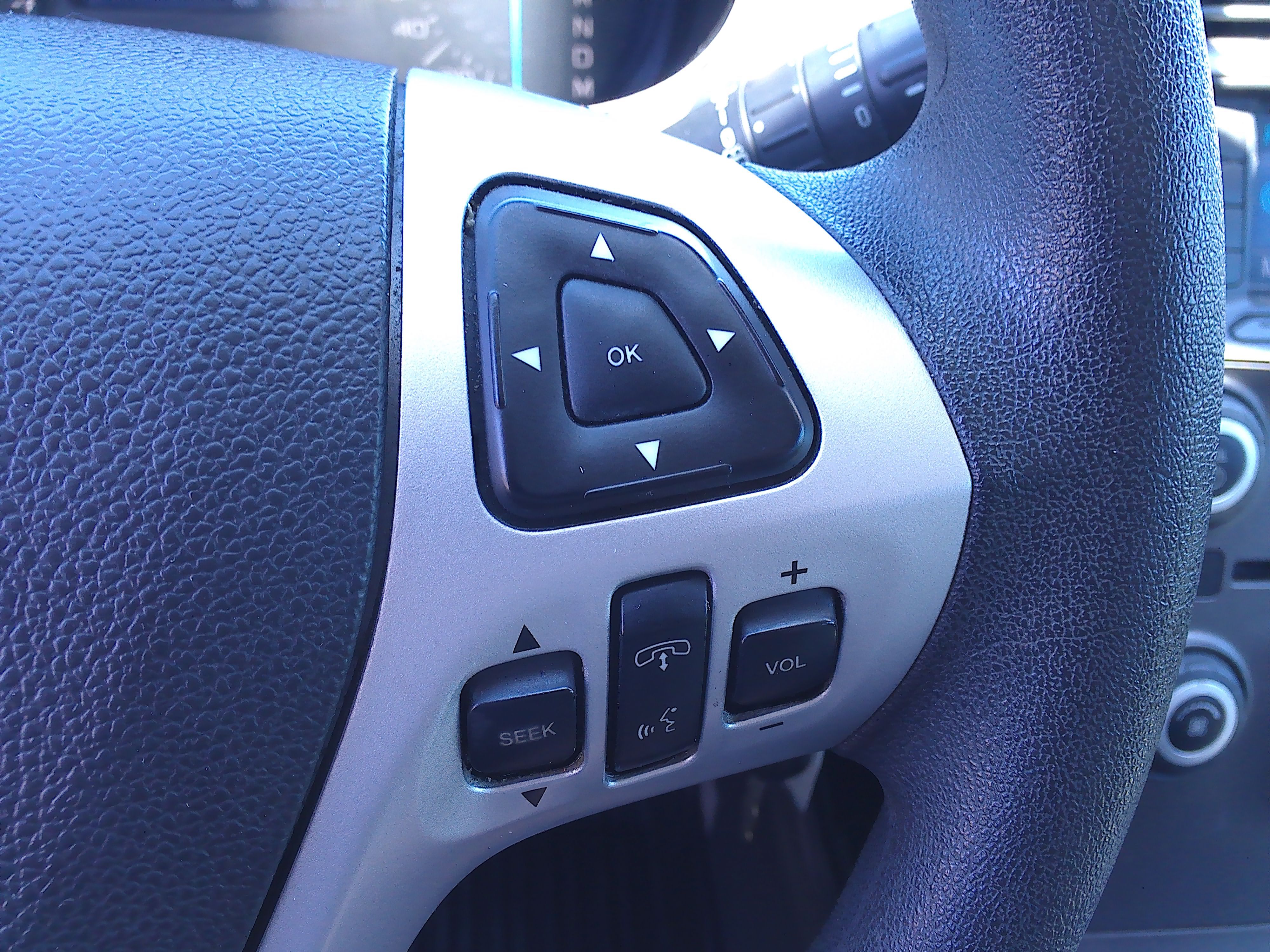 Used 2012 Ford Edge SE FWD image 26