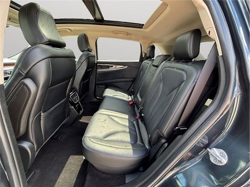 Used 2021 Lincoln Nautilus Reserve image 40