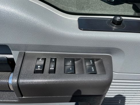 Used 2016 Ford F350 image 9