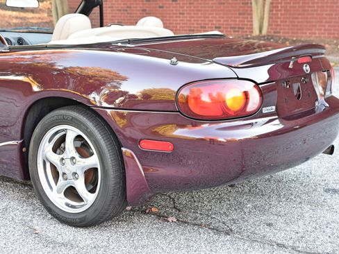 Used 2000 MAZDA MX-5 Miata Special Edition image 20