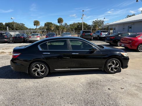 Used 2017 Honda Accord LX image 6