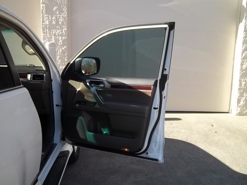 Used 2017 Lexus GX 460 Premium image 19