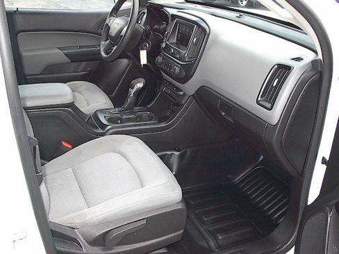 Used 2022 Chevrolet Colorado W/T image 11