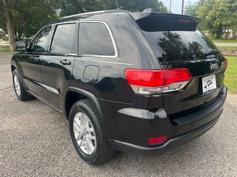 Used 2018 Jeep Grand Cherokee 2WD Laredo image 8