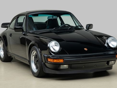 Used 1987 Porsche 911 Carrera Coupe RWD image 12