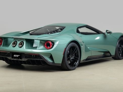 Used 2022 Ford GT RWD image 7
