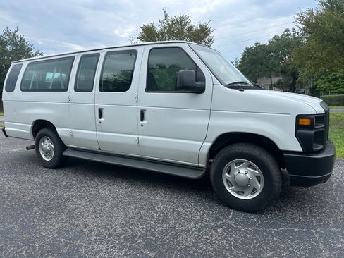 Used 2008 Ford E-350 and Econoline 350 XLT image 6