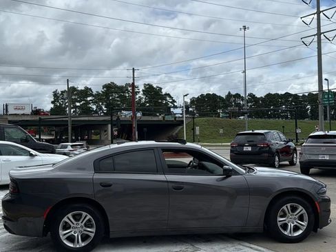 Used 2023 Dodge Charger SXT image 3