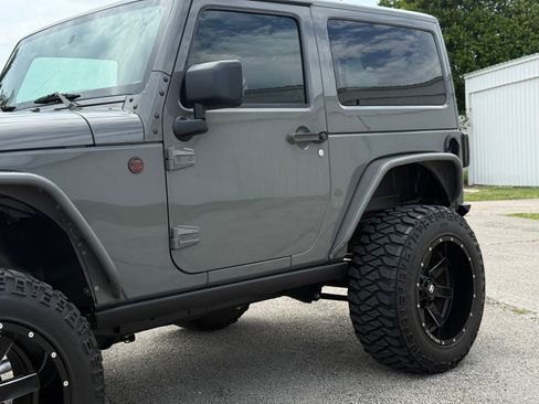 Used 2016 Jeep Wrangler 75th Anniversary AWD/4WD image 26
