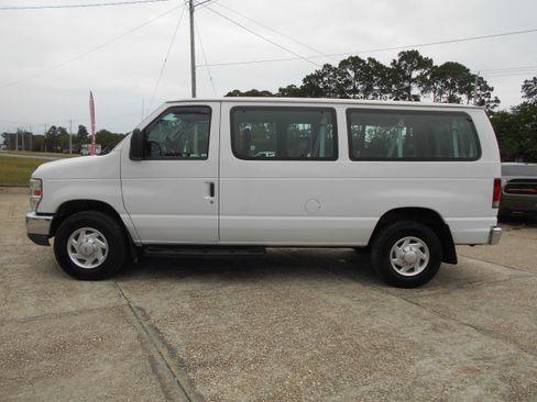 Used 2013 Ford E-350 and Econoline 350 XLT RWD image 4