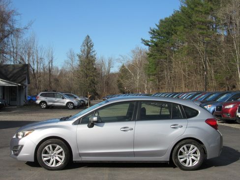 Used 2016 Subaru Impreza 2.0i Premium image 3