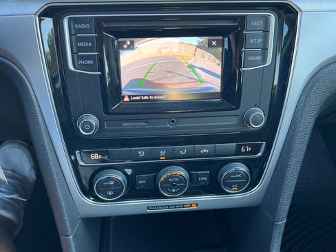 Used 2017 Volkswagen Passat 1.8T S image 6