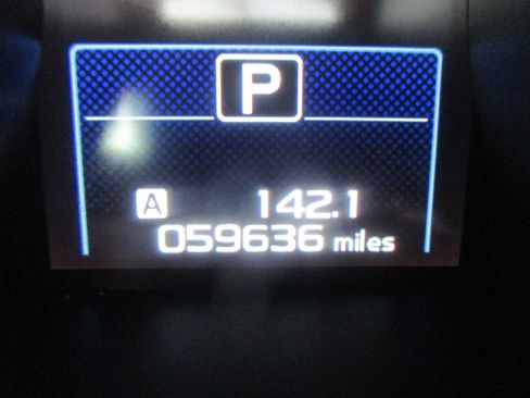 Used 2018 Subaru Outback 3.6R Touring image 3