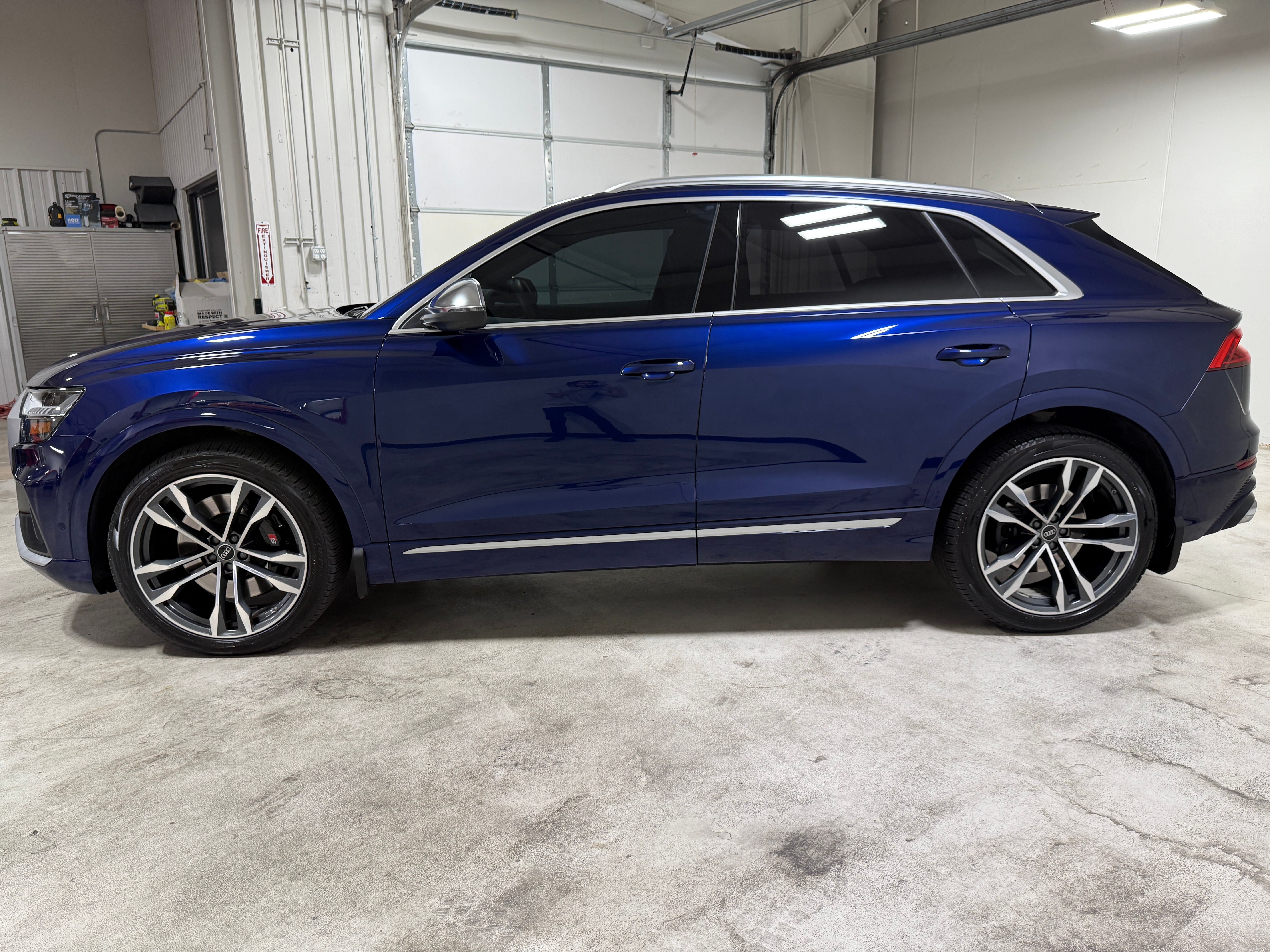 Used 2023 Audi SQ8 Prestige AWD/4WD image 9