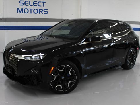 Used 2024 BMW iX xDrive50 AWD/4WD image 3