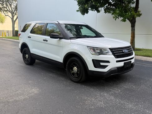 Used 2019 Ford Explorer 4WD Police Interceptor image 3