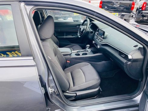 Used 2024 Nissan Altima 2.5 S image 12