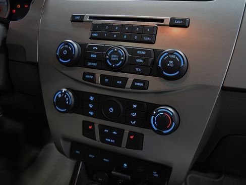 Used 2009 Ford Focus SEL Sedan FWD image 25