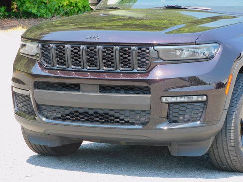 Used 2022 Jeep Grand Cherokee L 2WD Limited image 11