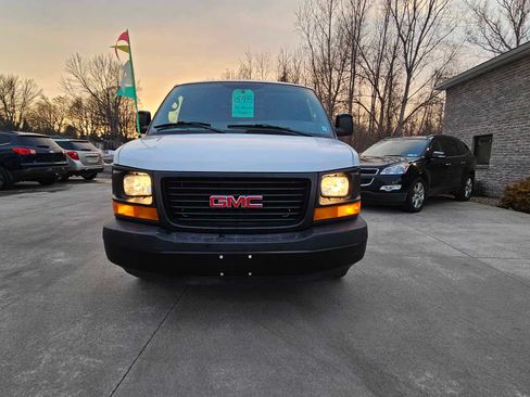 Used 2011 GMC Savana 3500 image 2