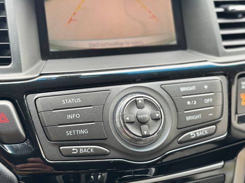 Used 2015 Nissan Pathfinder 4WD image 24