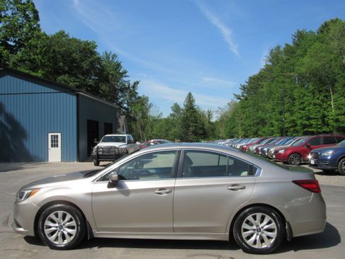 Used 2015 Subaru Legacy 2.5i Premium AWD/4WD image 3