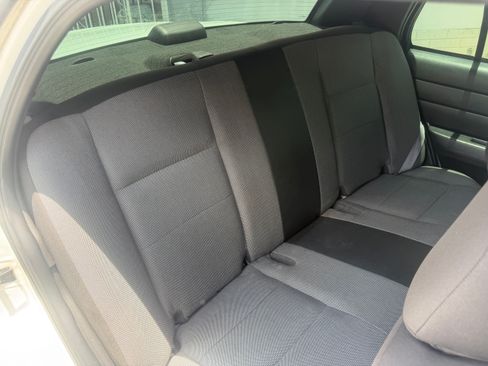 Used 2010 Ford Crown Victoria Police Interceptor RWD image 21