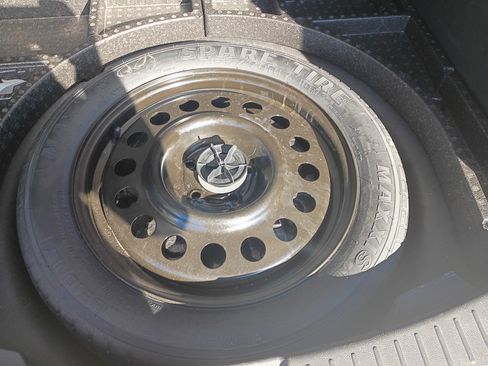 Used 2018 Ford Escape SE image 11