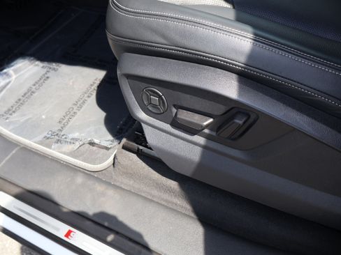 Used 2023 Audi Q8 Premium Plus image 21