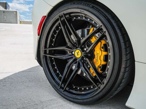 Used 2022 Ferrari F8 Spider Spider image 38