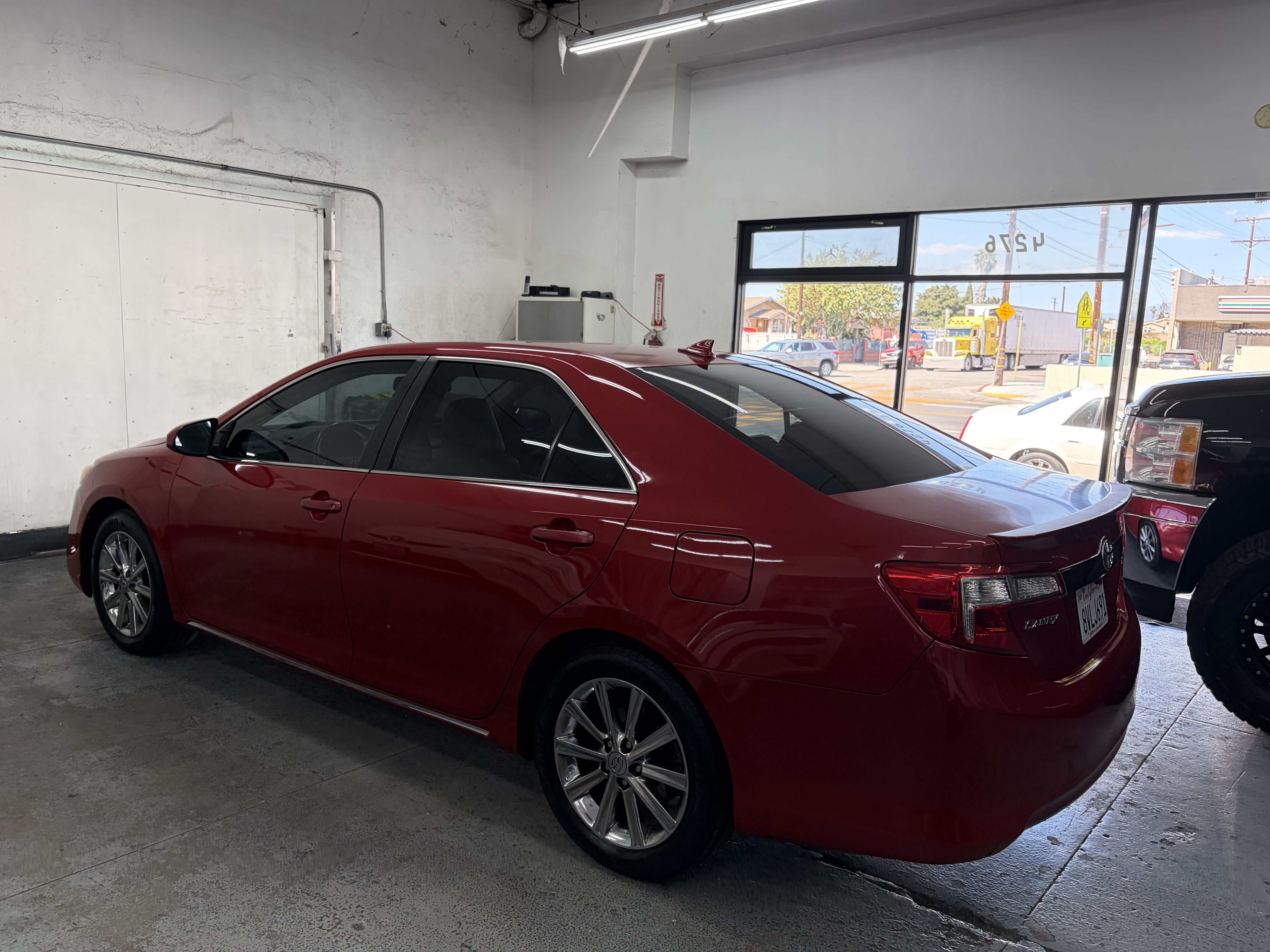 Used 2014 Toyota Camry XLE FWD image 5