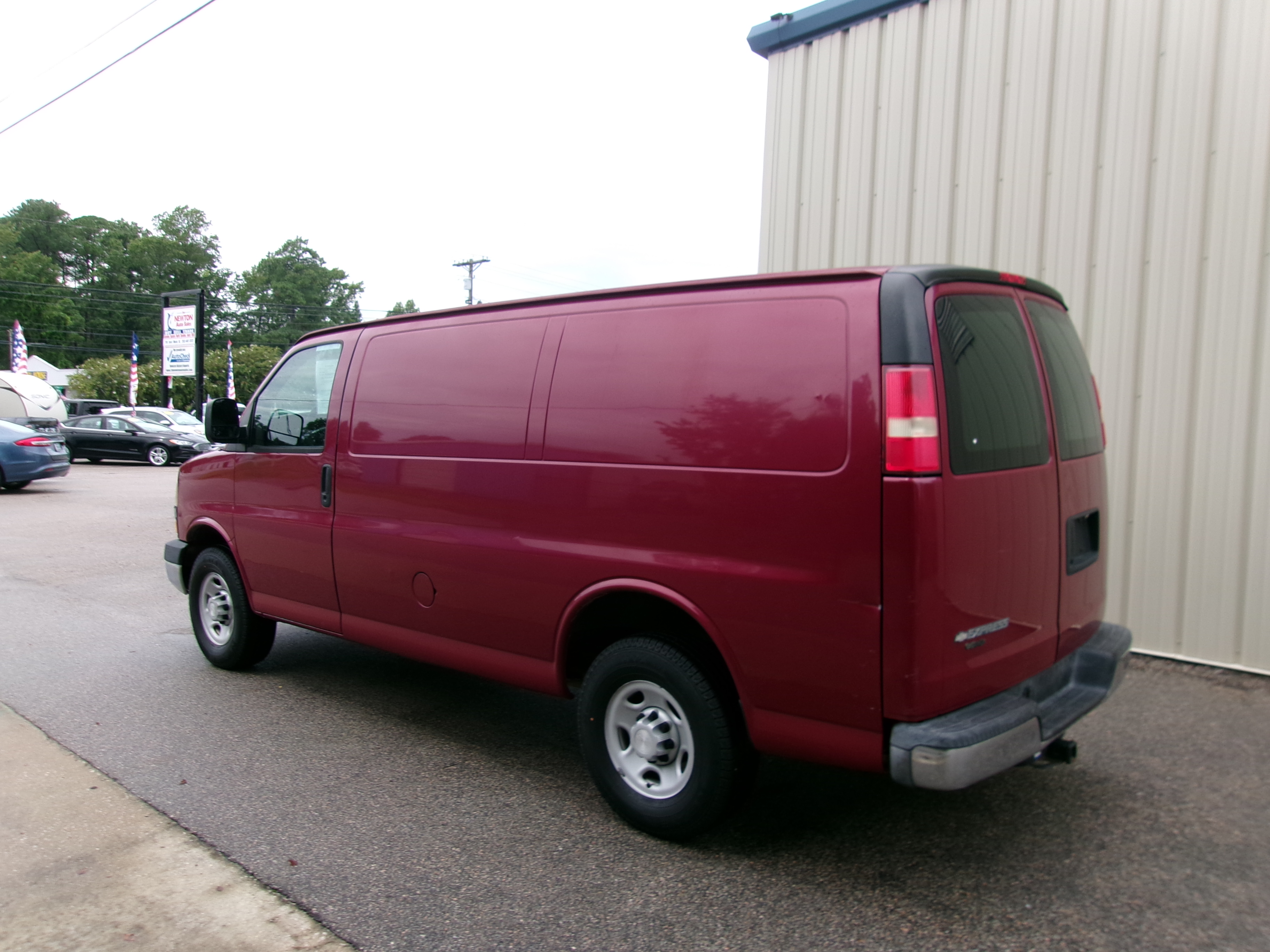 Used 2009 Chevrolet Express 2500 RWD image 11