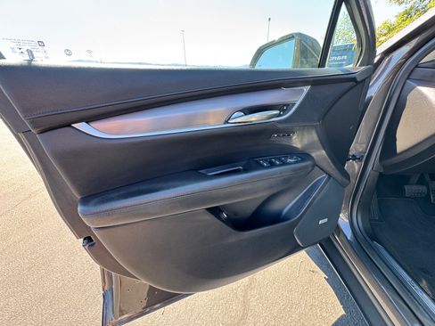 Used 2019 Cadillac XT5 Luxury image 25