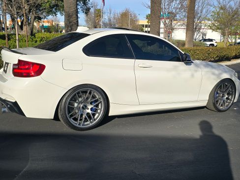 Used 2016 BMW M235i image 6