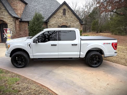 Used 2023 Ford F150 XLT image 2