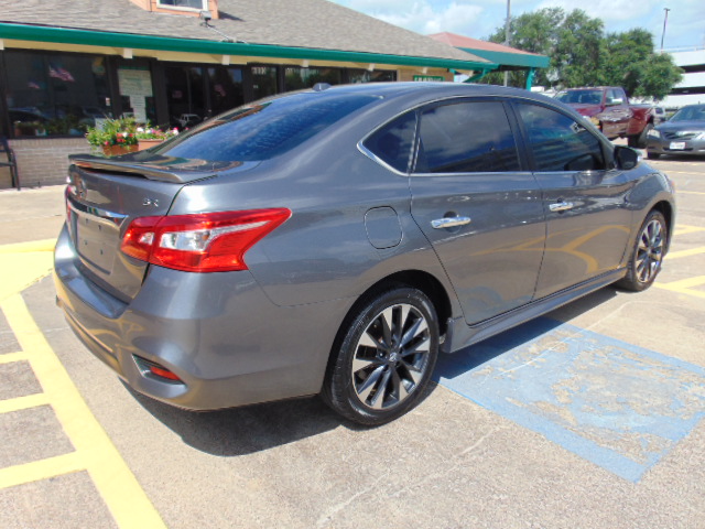 Used 2019 Nissan Sentra SR FWD image 9