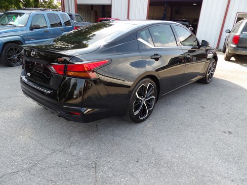 Used 2023 Nissan Altima 2.5 SR image 3