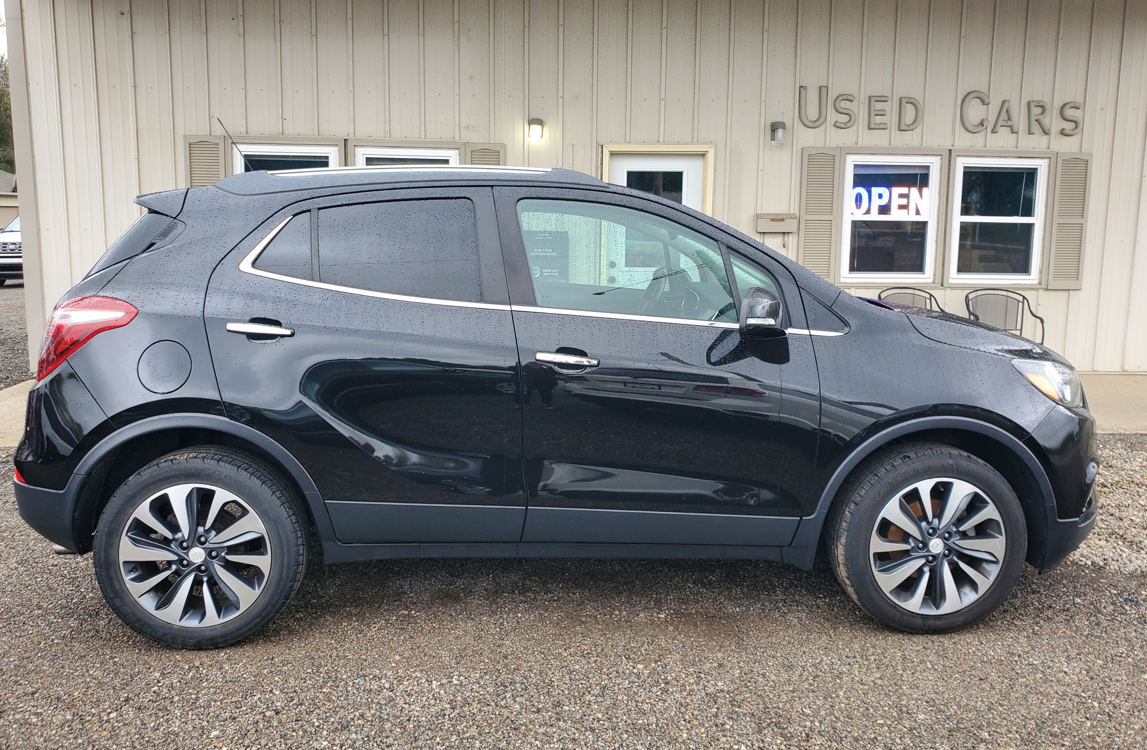 Used 2020 Buick Encore FWD Essence image 1