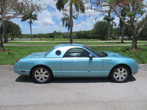 Used 2002 Ford Thunderbird UNAVAIL RWD image 3