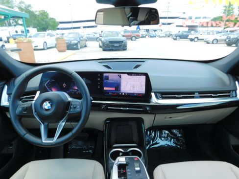 Used 2025 BMW X1 xDrive28i image 15