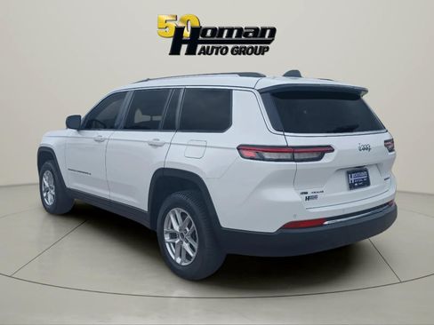 Used 2022 Jeep Grand Cherokee L 4WD Laredo image 3